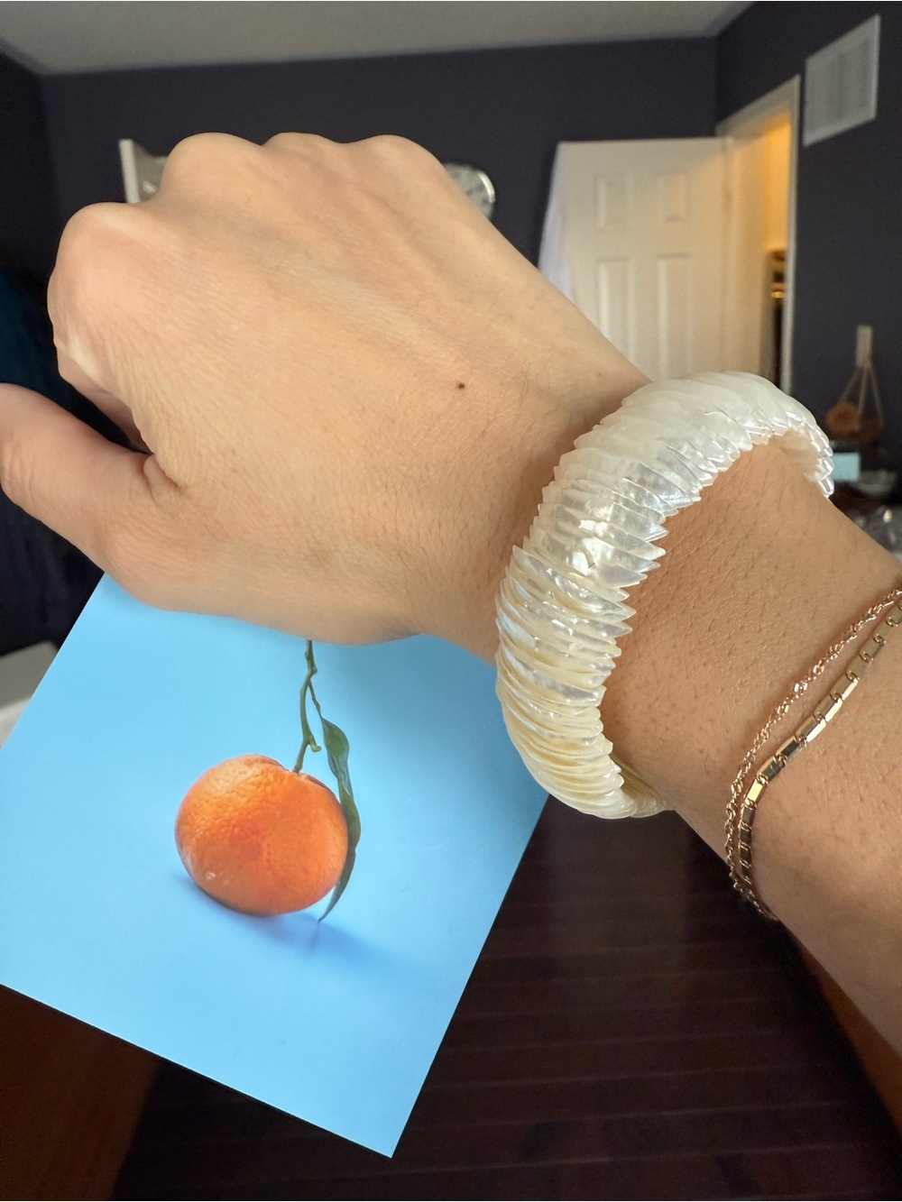 Pearlescent Shell Stretch Bracelet